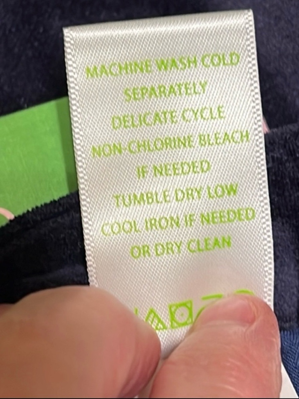 Lilly Pulitzer Adie Short Embroidered Pineapple - Picture 10 of 13